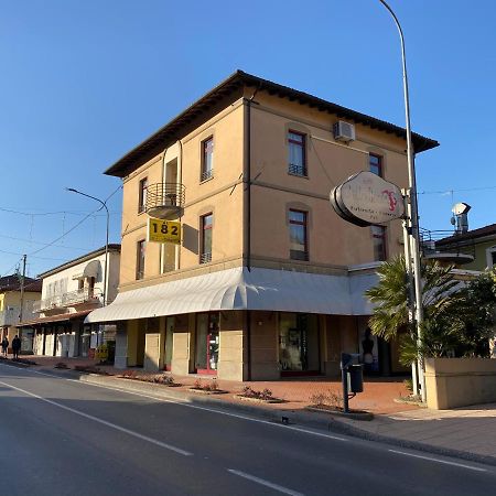 Al 182 Hotel Fornaci di Barga ภายนอก รูปภาพ